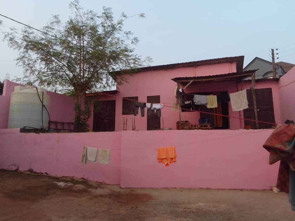 Villa rose à vendre image 1